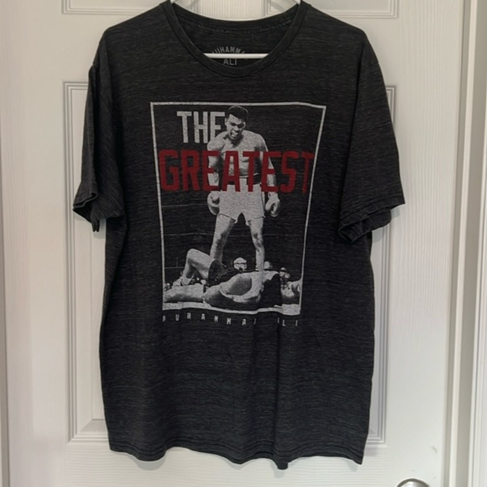 Muhammad Ali mens gray short sleeve teeshirt